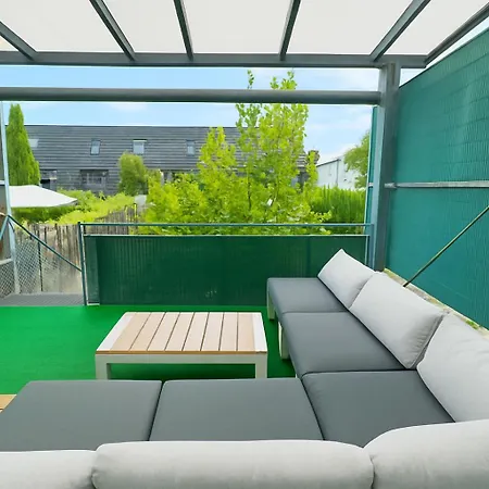Luxury Modern Design Mit Terrasse 게스트하우스 3*