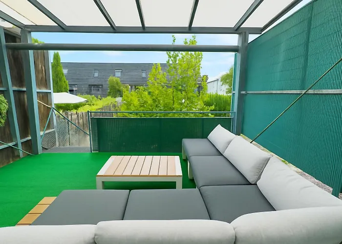 Luxury Modern Design Mit Terrasse 게스트하우스 3*
